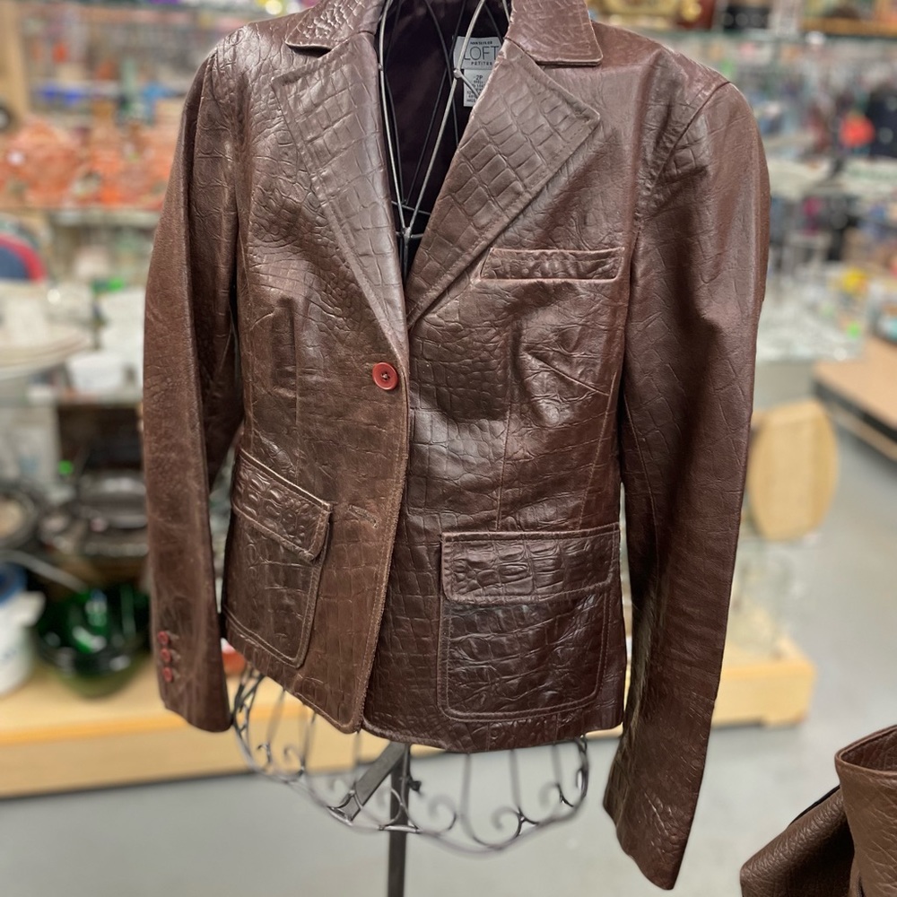 Ann Taylor petite brown leather jacket sz 2P